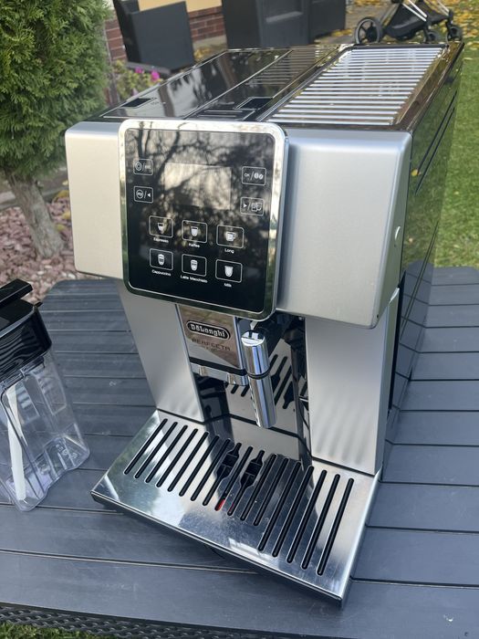 Кавоварка Delonghi Perfecta EVO 2020 року гарантія