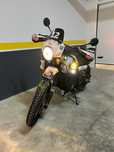Royal Enfield Himalayan praticamente nova