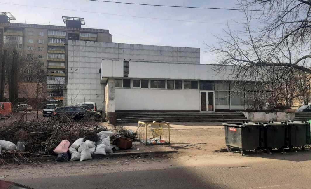 Нежитлова будівля з прибудовами, площею 1111,4 кв.м м.Черкаси