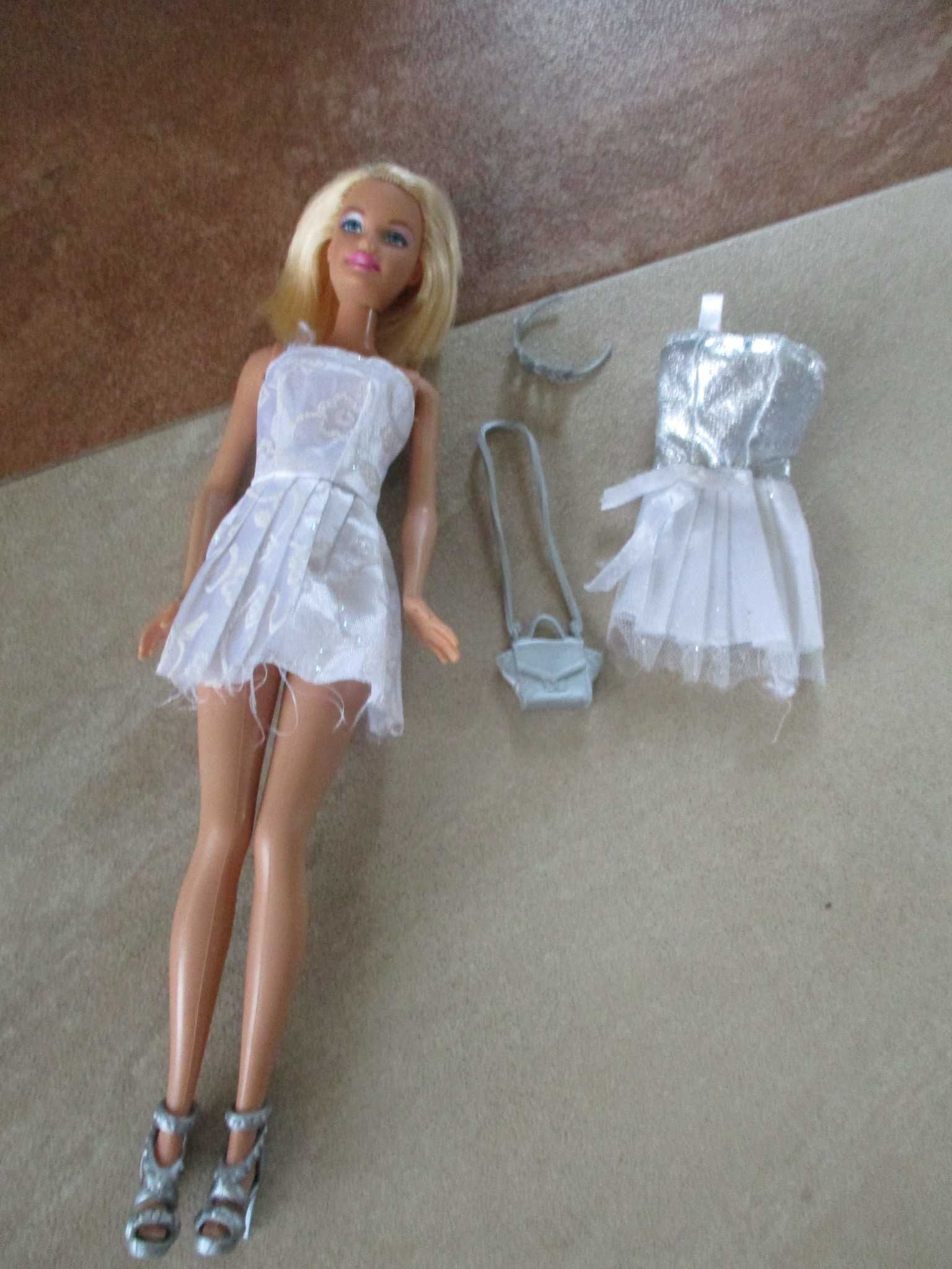 lalki Barbie z ubrankami