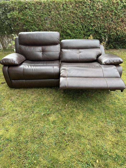 Dwuosobowa brązowa sofa elektryczna bardzo wygodna stan idealny