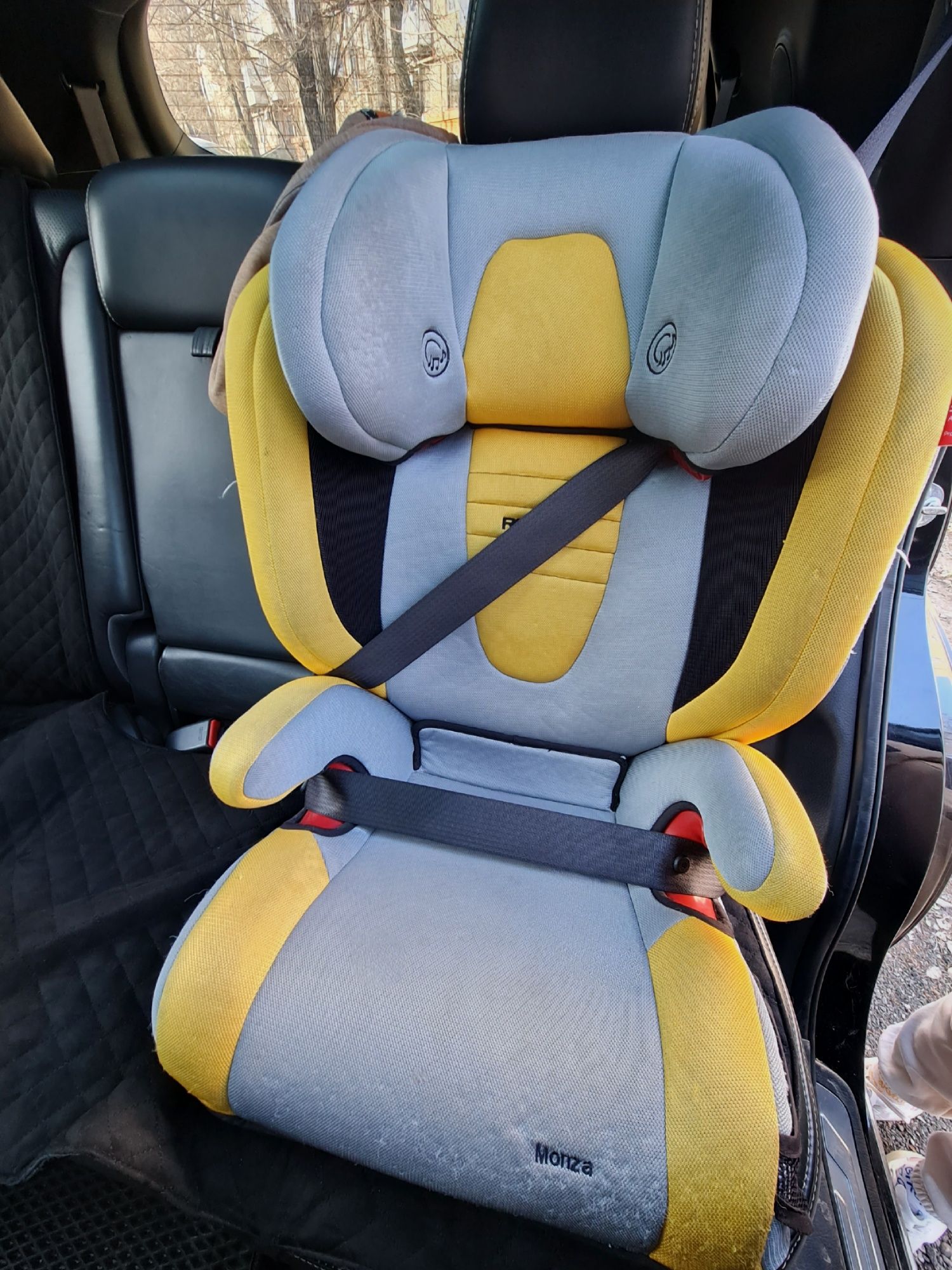 Автокрісло Recaro Monza