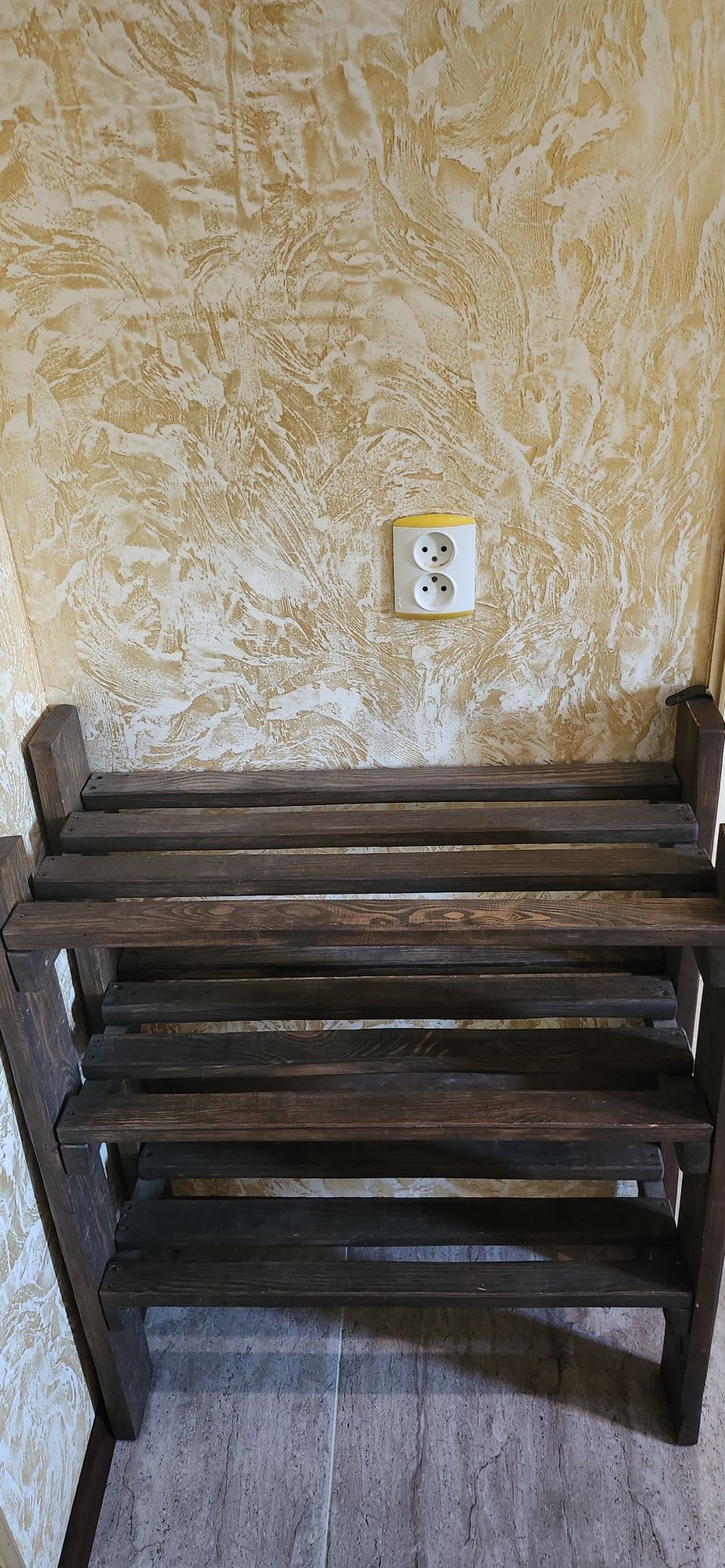 Продаю вішалку і полицю під взуття  з дерева ручна робота