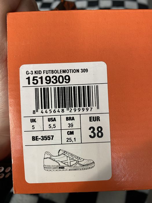 Buty halowe Munich, nowe