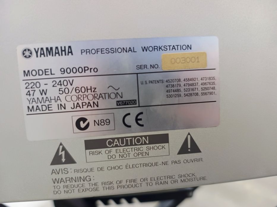 Yamaha psr 9000 pro