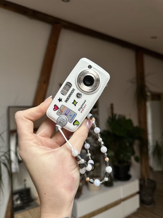 Aparat cyfrowy Samsung U-CA 501 - ładowarka, dwie baterie, karta 2GB