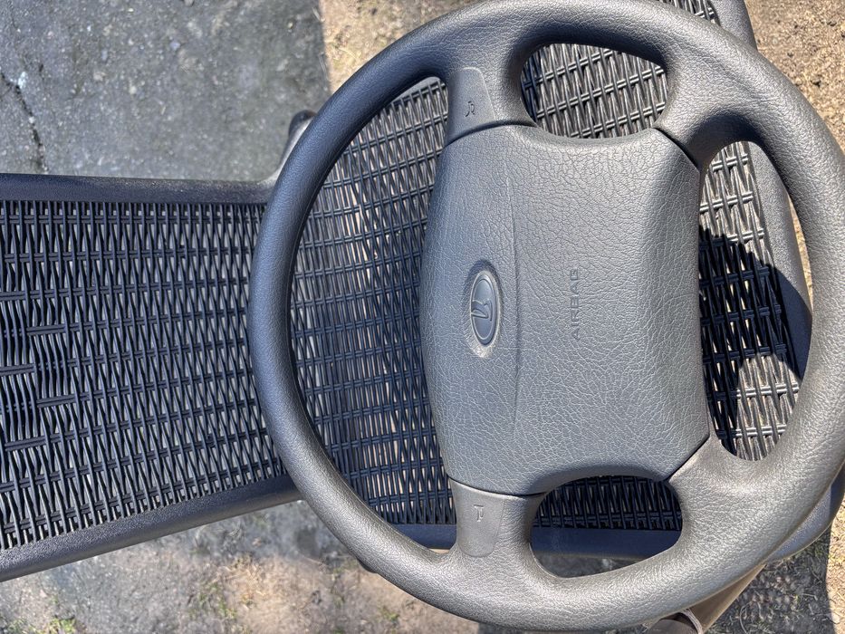 Продам руль приора новий