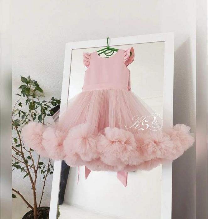 Святкова біла сукня для дівчинки