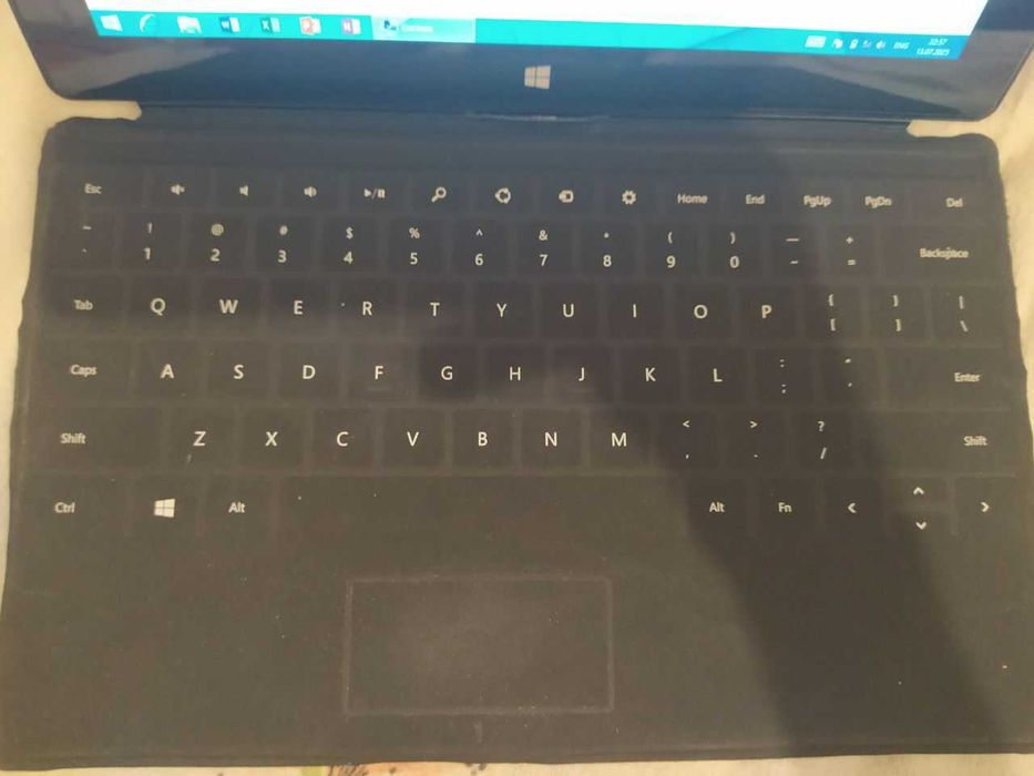 Планшет Microsoft Surface RT 64 ГБ, NVIDIA Tegra 3 (1.3 ГГц), RAM 2 ГБ
