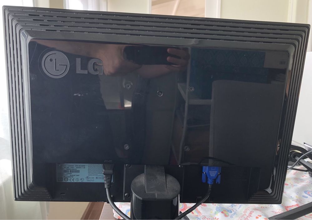 Monitor LG 22’’ vga