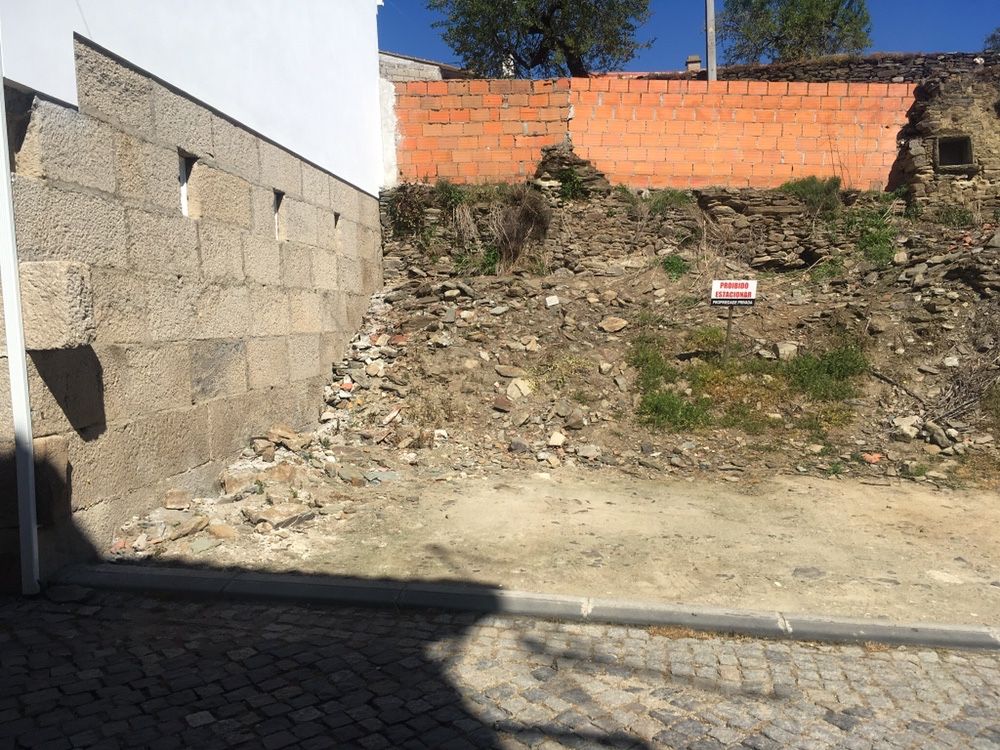 Lote terreno/ruína (re)construção