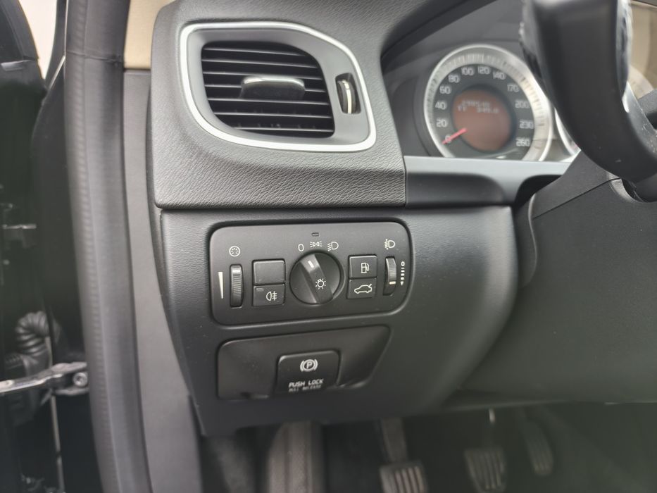 Volvo V60 2.0D 163cv