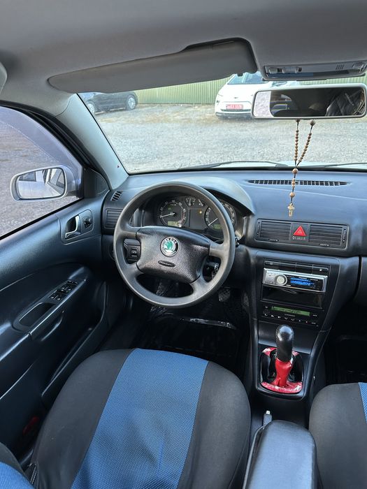 Skoda Octravia Tour . 2007 рік .  1.8 турбо Бензин . В хорошому стані