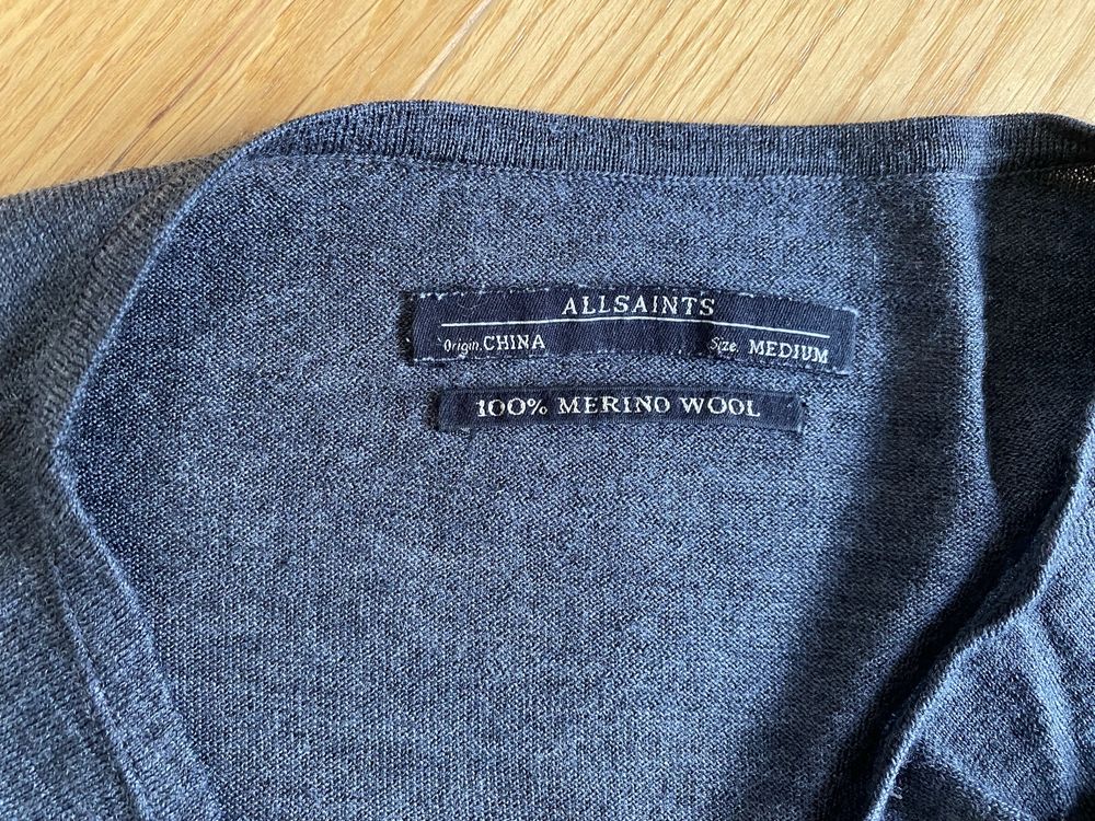 Luzny sweter AllSaints roz M