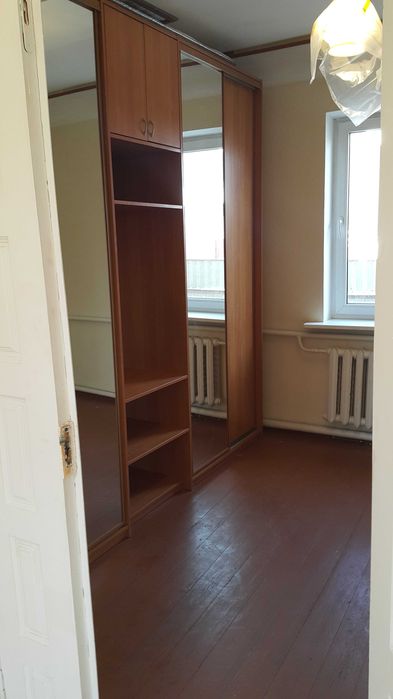 Продається житловий будинок з гаражем, сараєм і погрібом