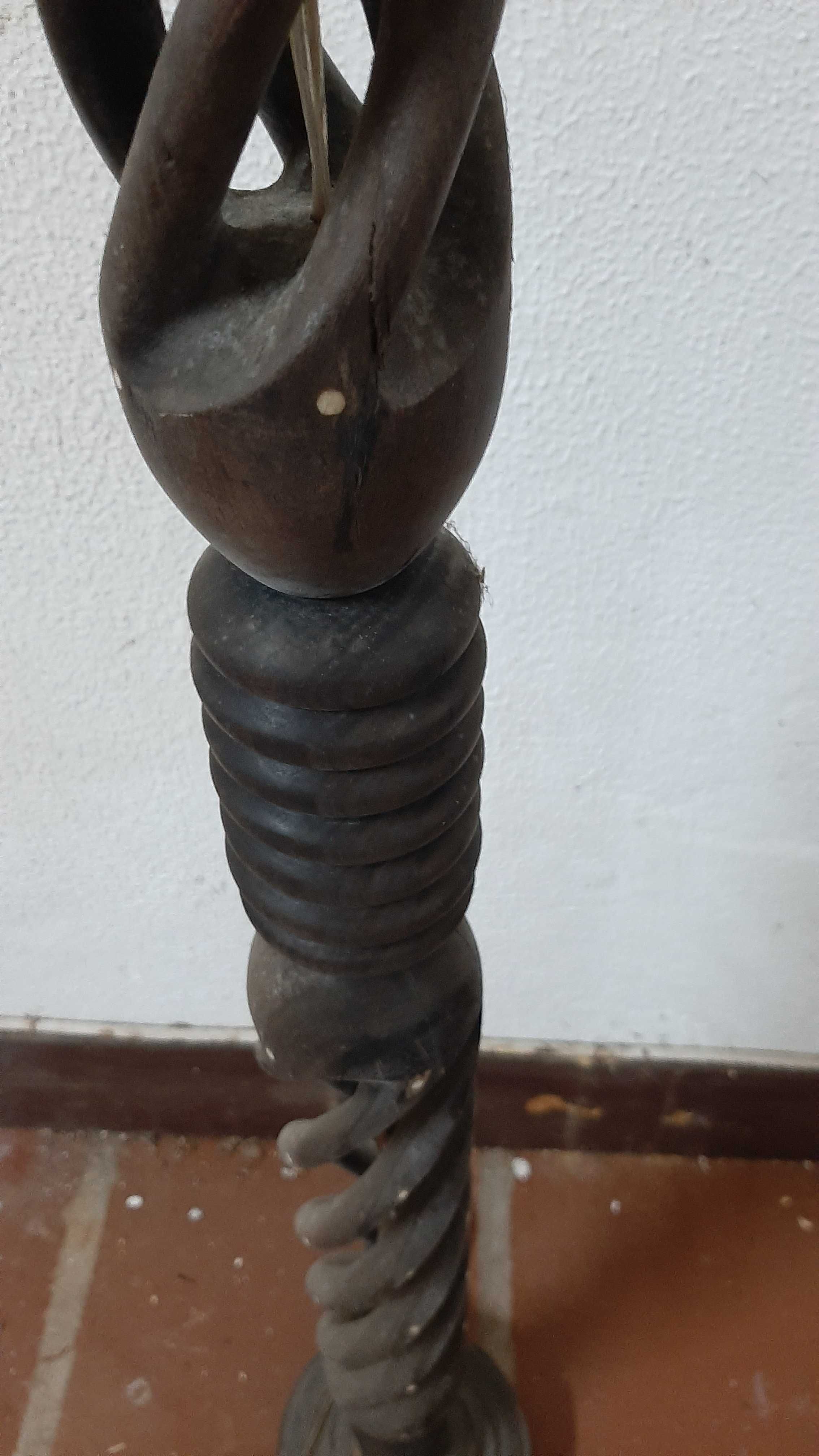 Candeeiro pé alto em pau preto, artesanato Moçambique, anos 60