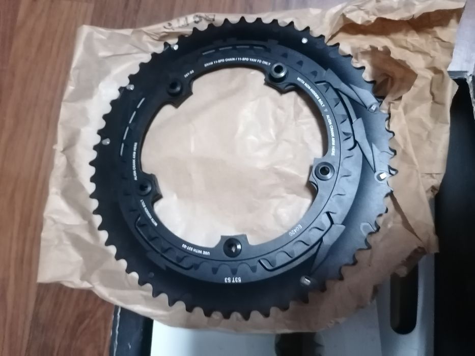 BH PRISMA em carbono e rodas carbono HED