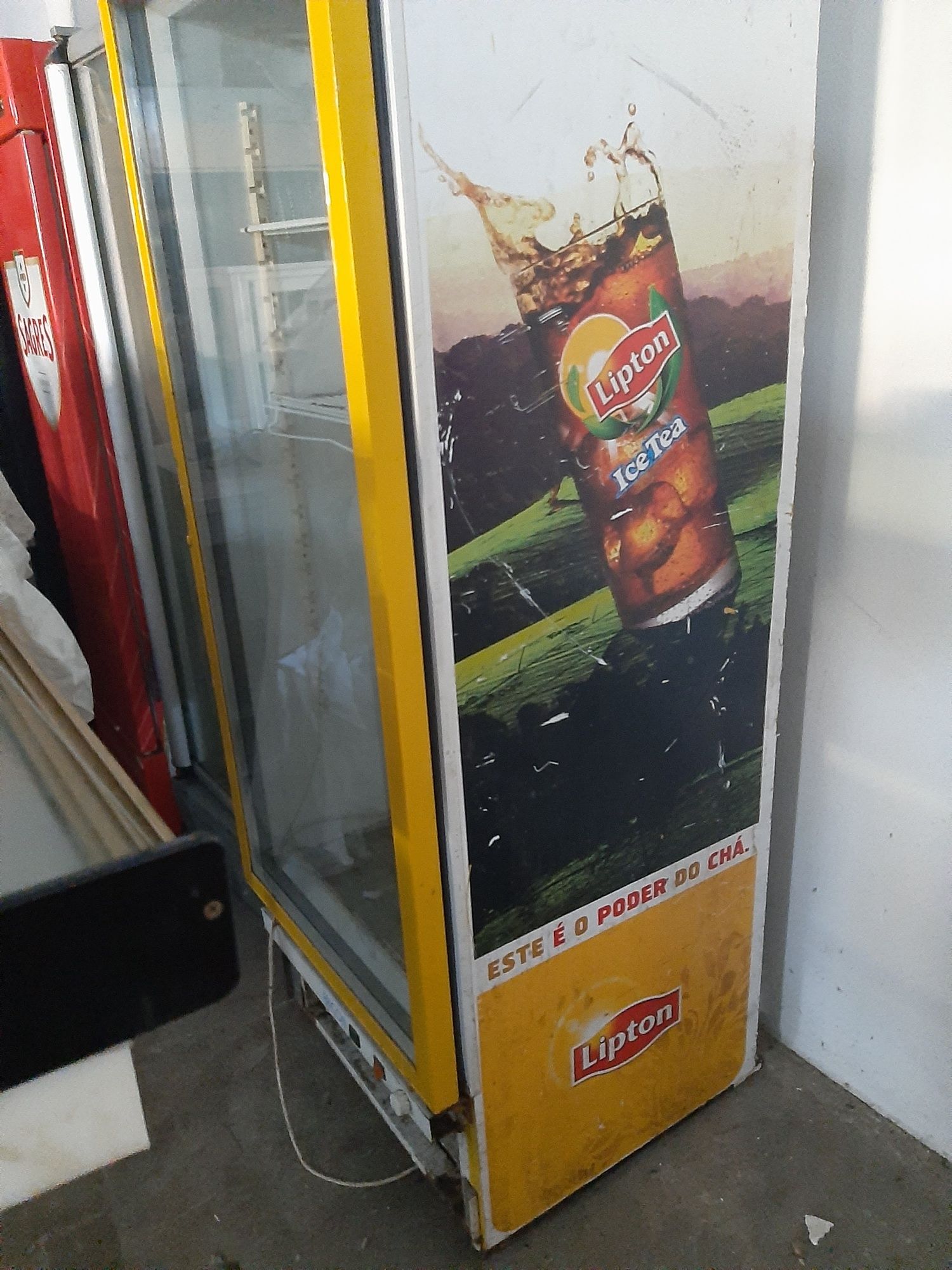 Frigorifico vertical porta em vidro