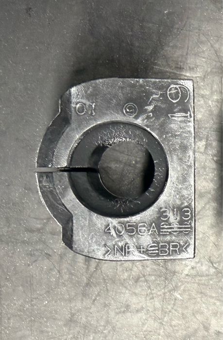 4056A313 Mitsubishi Втулка стабілизатора заднього