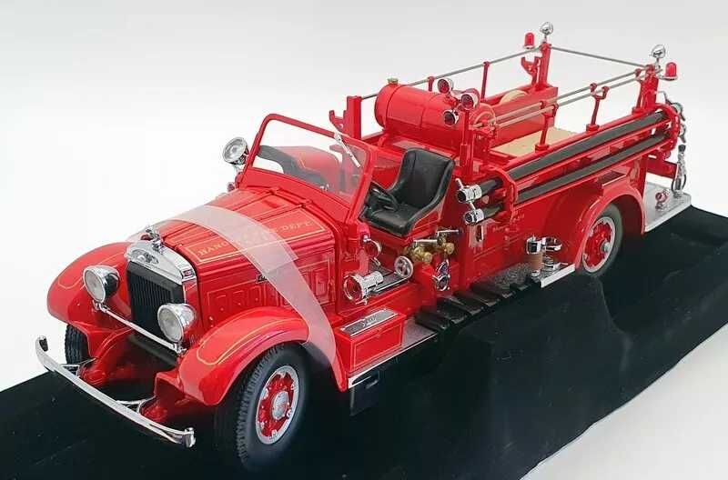 Signature Séries 1/24 "Mack Type 75BX" 1941" Bombeiros