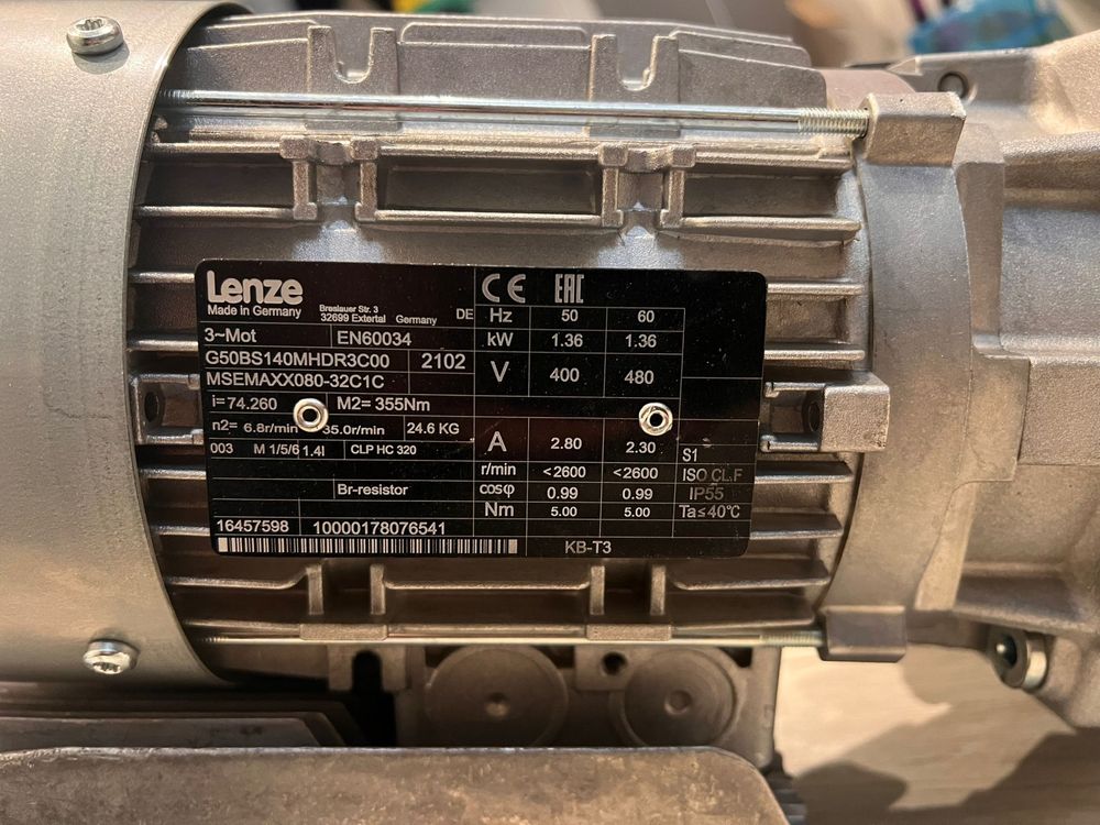 Silnik - Motoreduktor, przekładnia Lenze  1,36kW 3-faz 8,6-35 obr/min