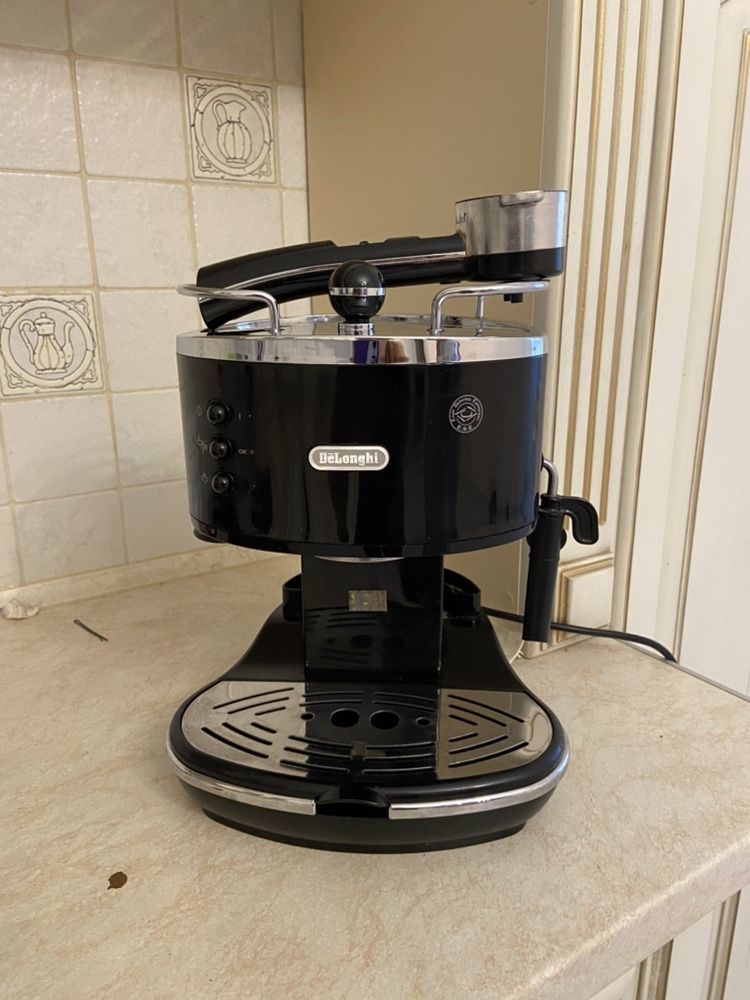 Кавоварка Delonghi