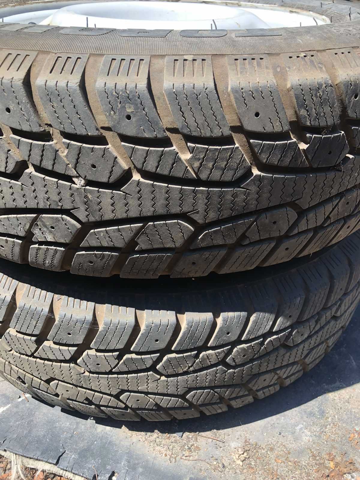 Продам резину на дисках 175-70 R 13 Ваз