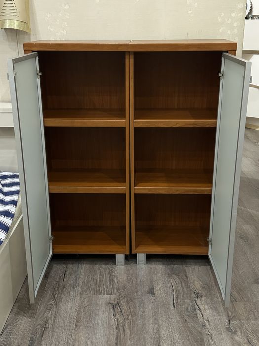 Шкаф , тумбочки