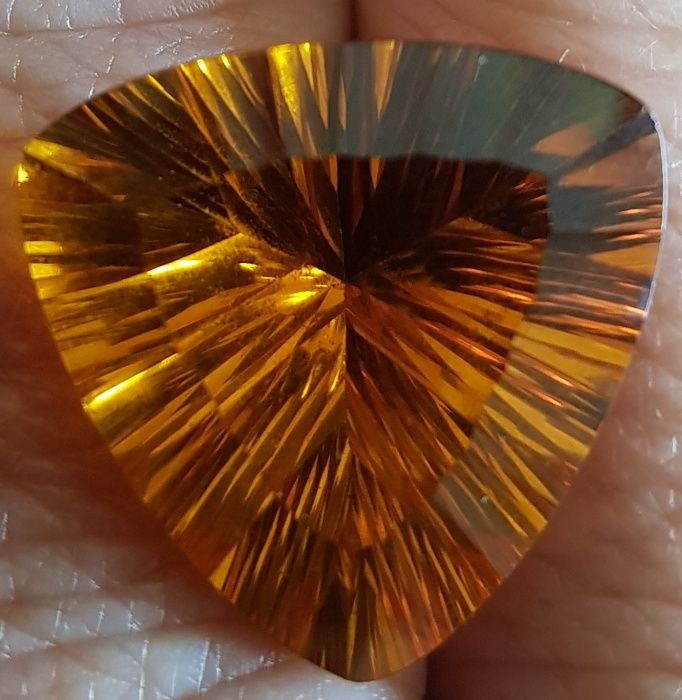 Pedra Natural Semi Precioso Lapidado Citrina 15.80 kilates