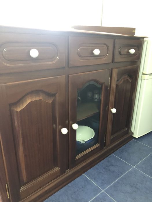 Aparador em madeira maciça