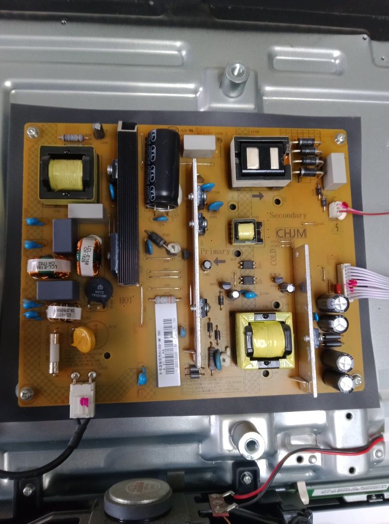 bravis модель: LED-55E6000 Smart+T2