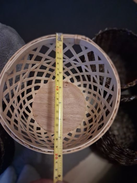 Drewniany stojak na kwiaty