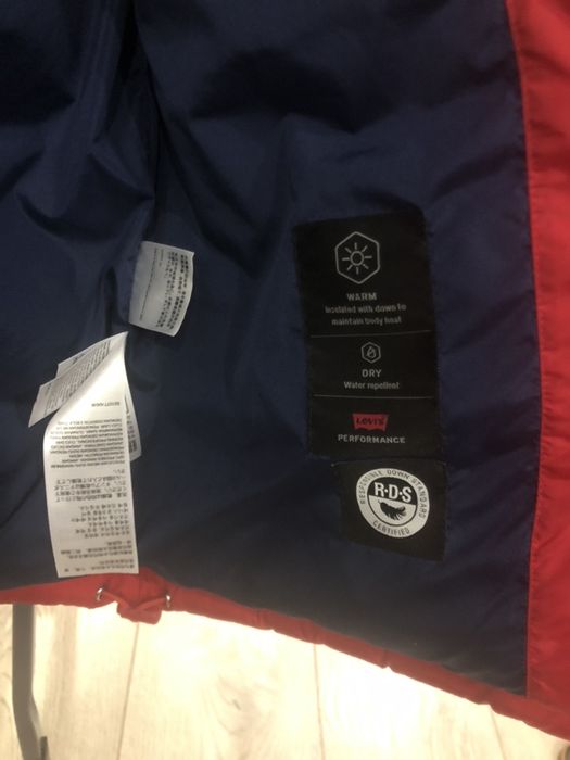 Пуховик,куртка Levi’s р. 44 М