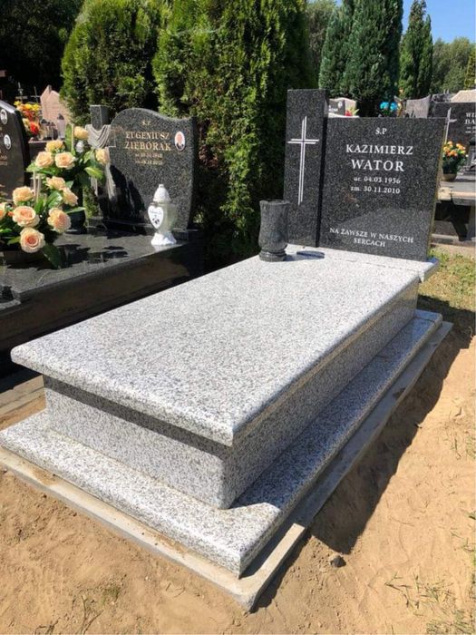 Nagrobek granitowy montaż napisy 6300 zl