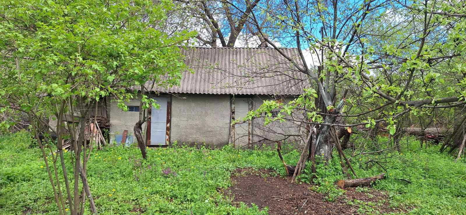 Продам 1/2 дома78 м2 Люботин 20 сот.земельный участок 7000уе