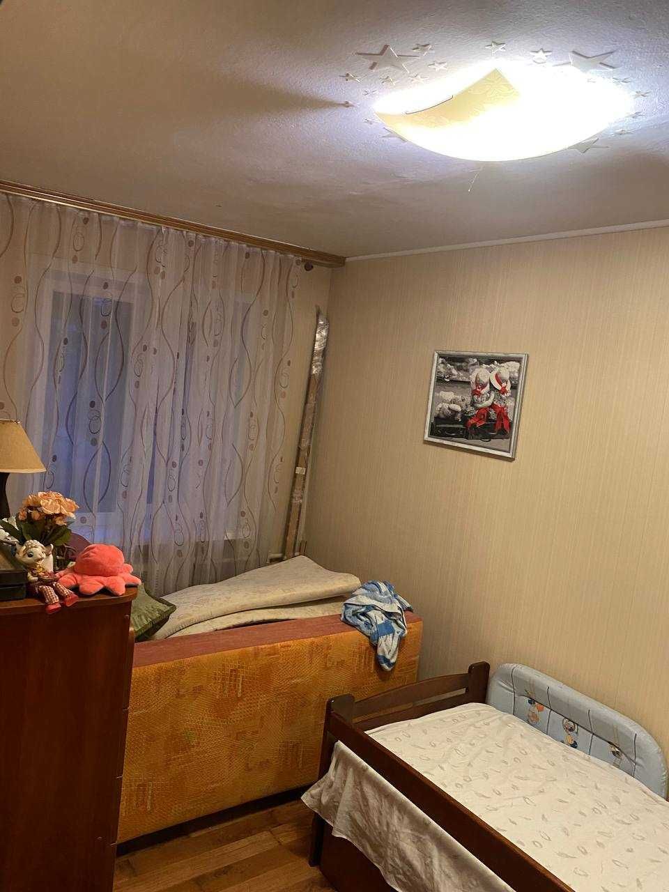 Без комісії! Продаж 3 кімнатна з меблями по вул. Незалежної України