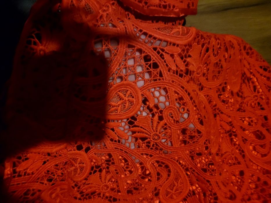 Sukienka czerwona koronkowa