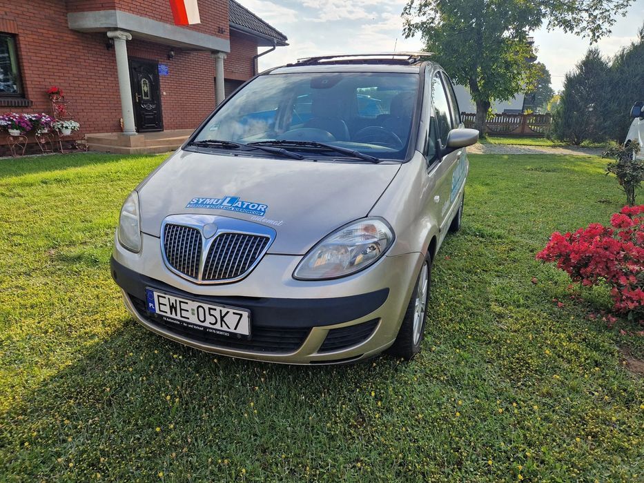 Lancia Musa Lancia musa bogata wersja na 100 lecie firmy.