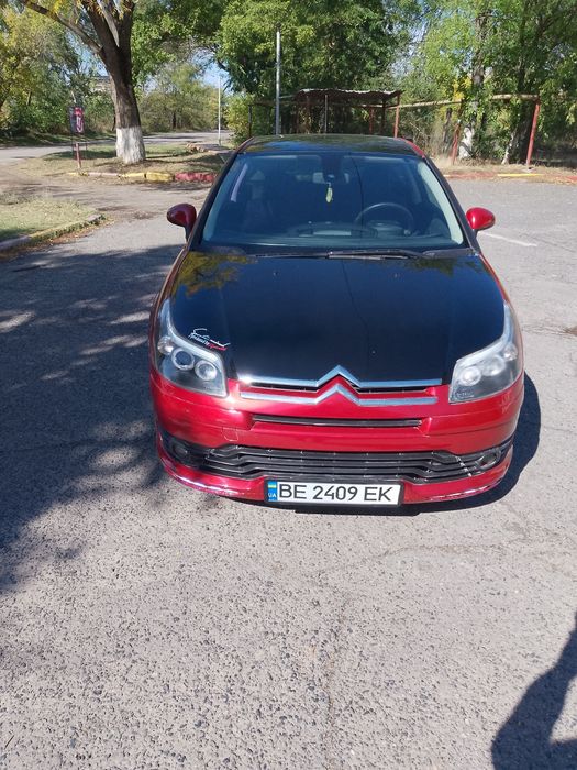 Автомобиль Ситроен С4