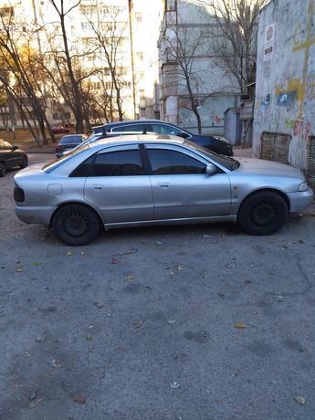 Продам audi a4 .