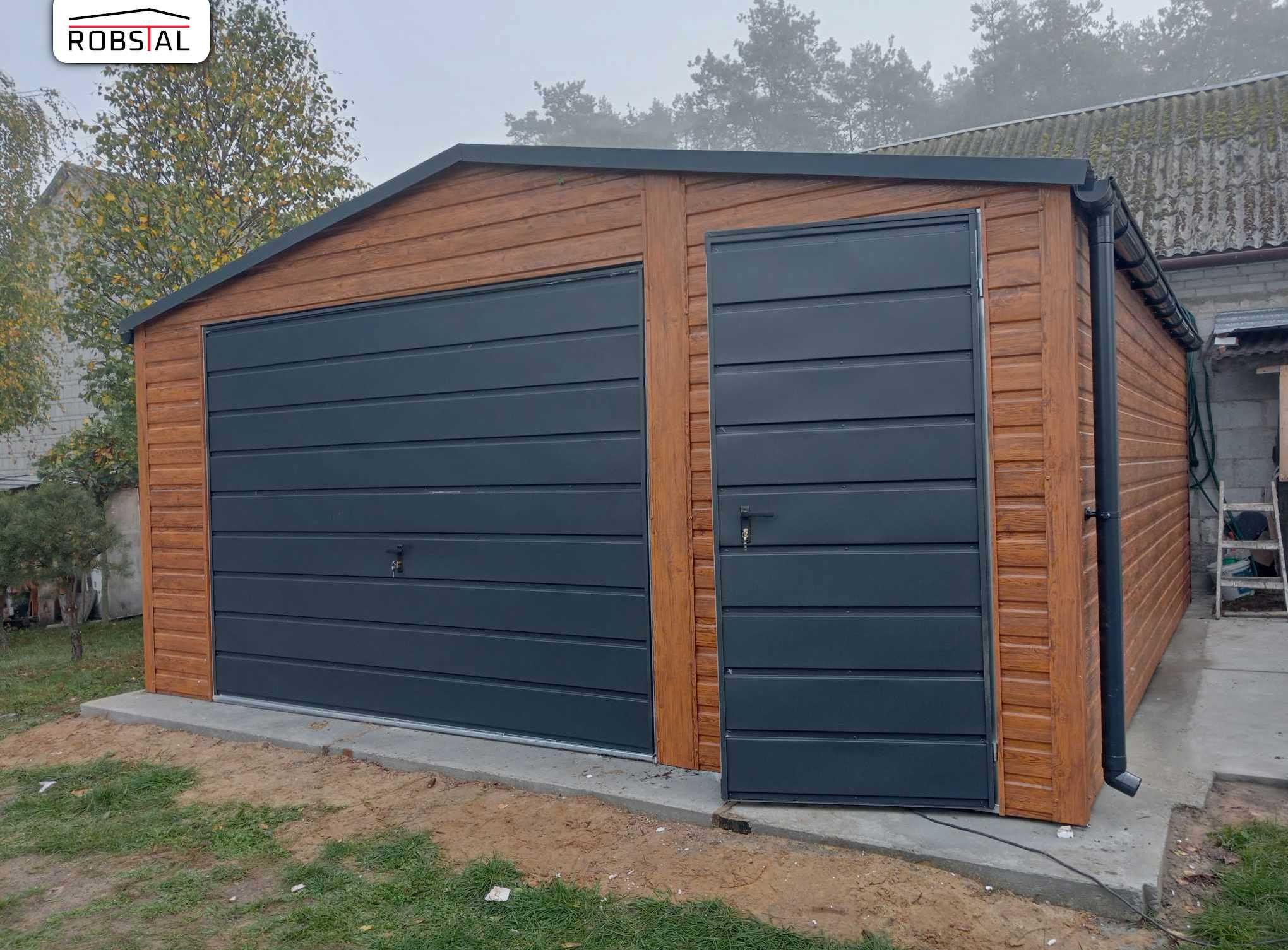 Garaż Blaszany 5x6 Drewnopodobny PREMIUM – Brama Uchylna, Dwuspadowy