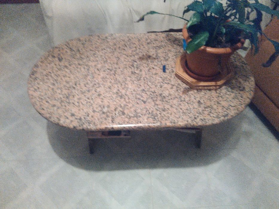 Mesa de centro de mármore