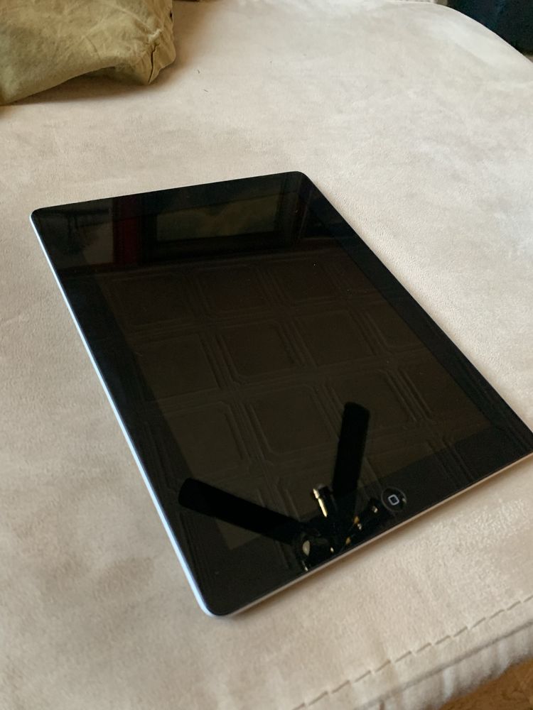 Apple iPad 4 Cellular (na karty SIM)