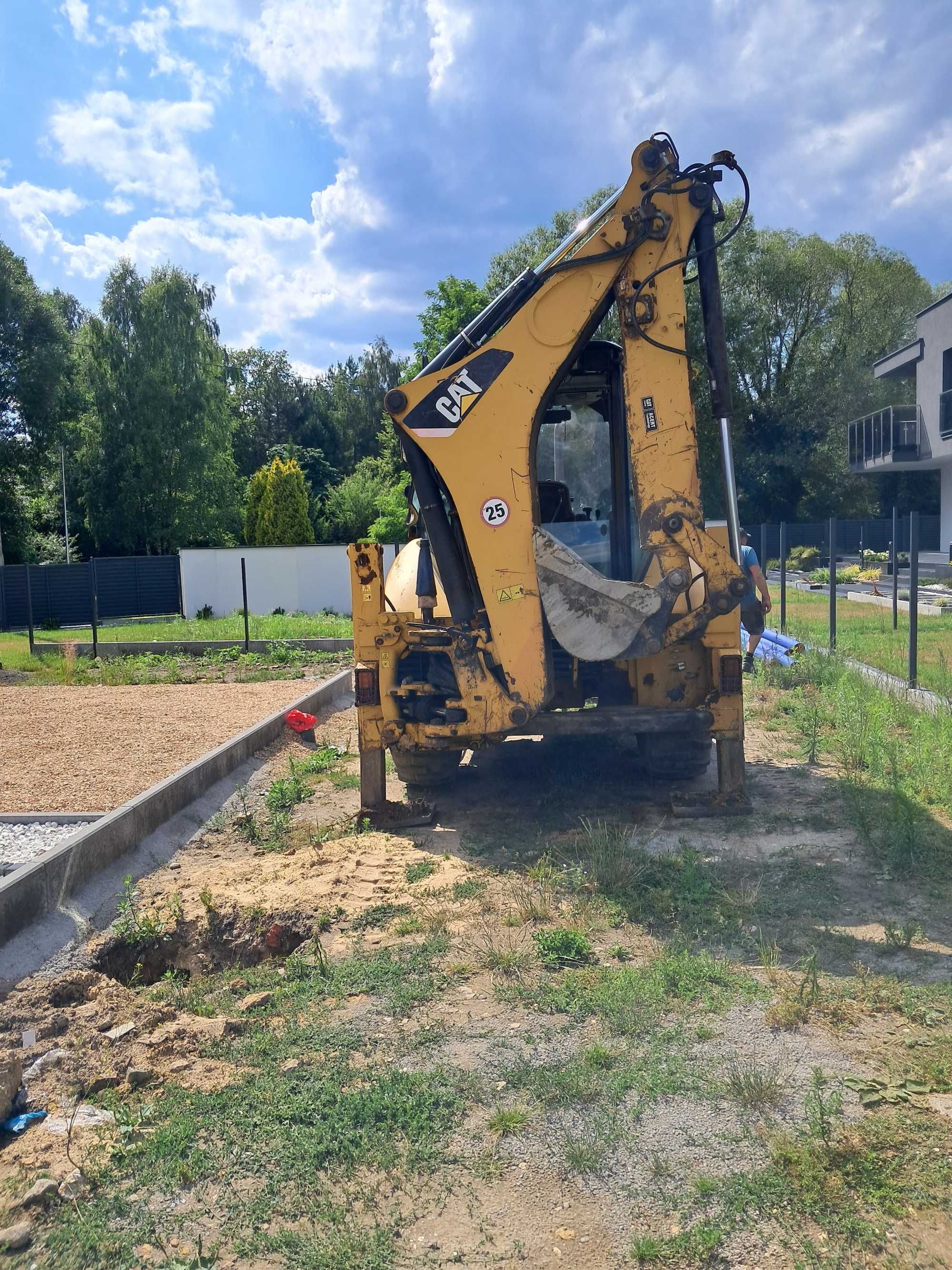 Cat 428e doinwestowany