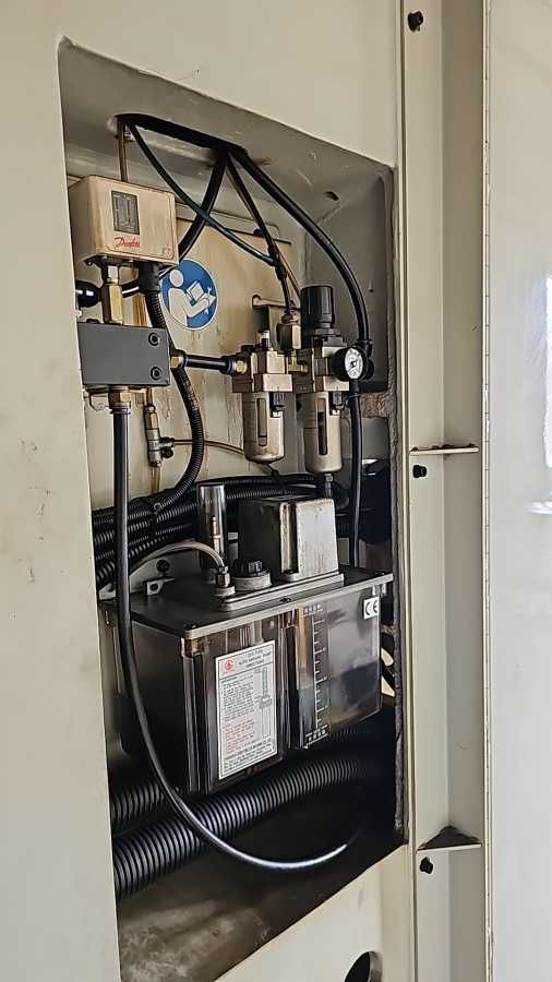 Фрезерний верстат з ЧПУ Hurco VMX50, 05 рік, аналог Haas 4 осі
