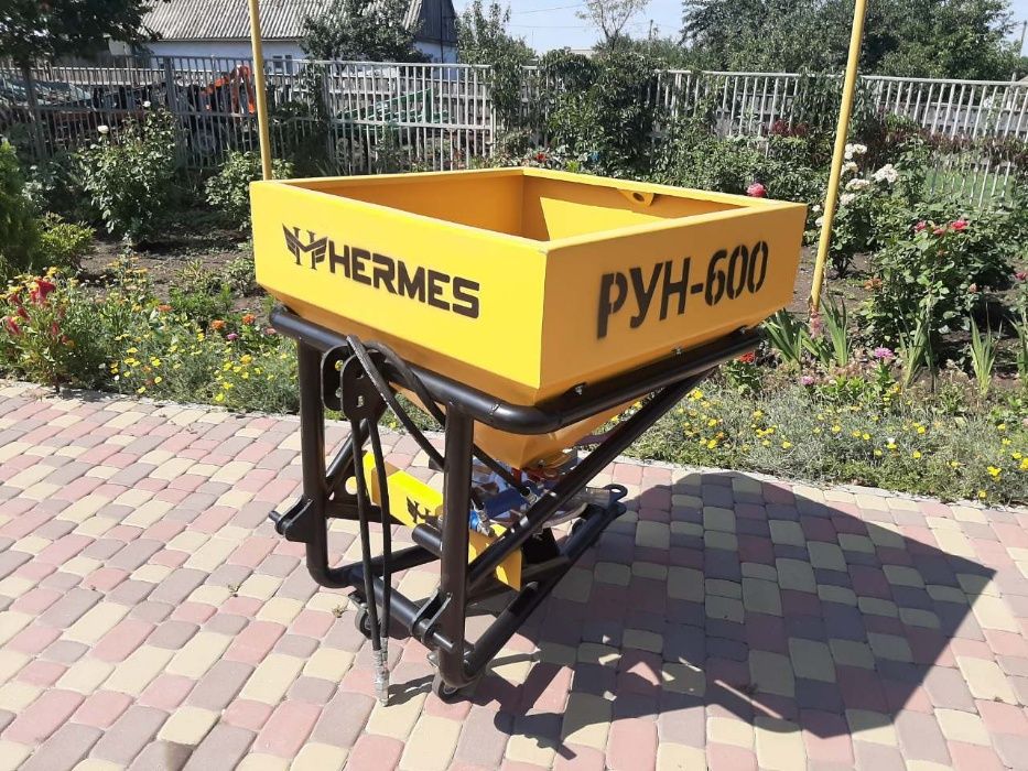 Разбрасыватель минеральных удобрений РУН 600 к трактору МТЗ