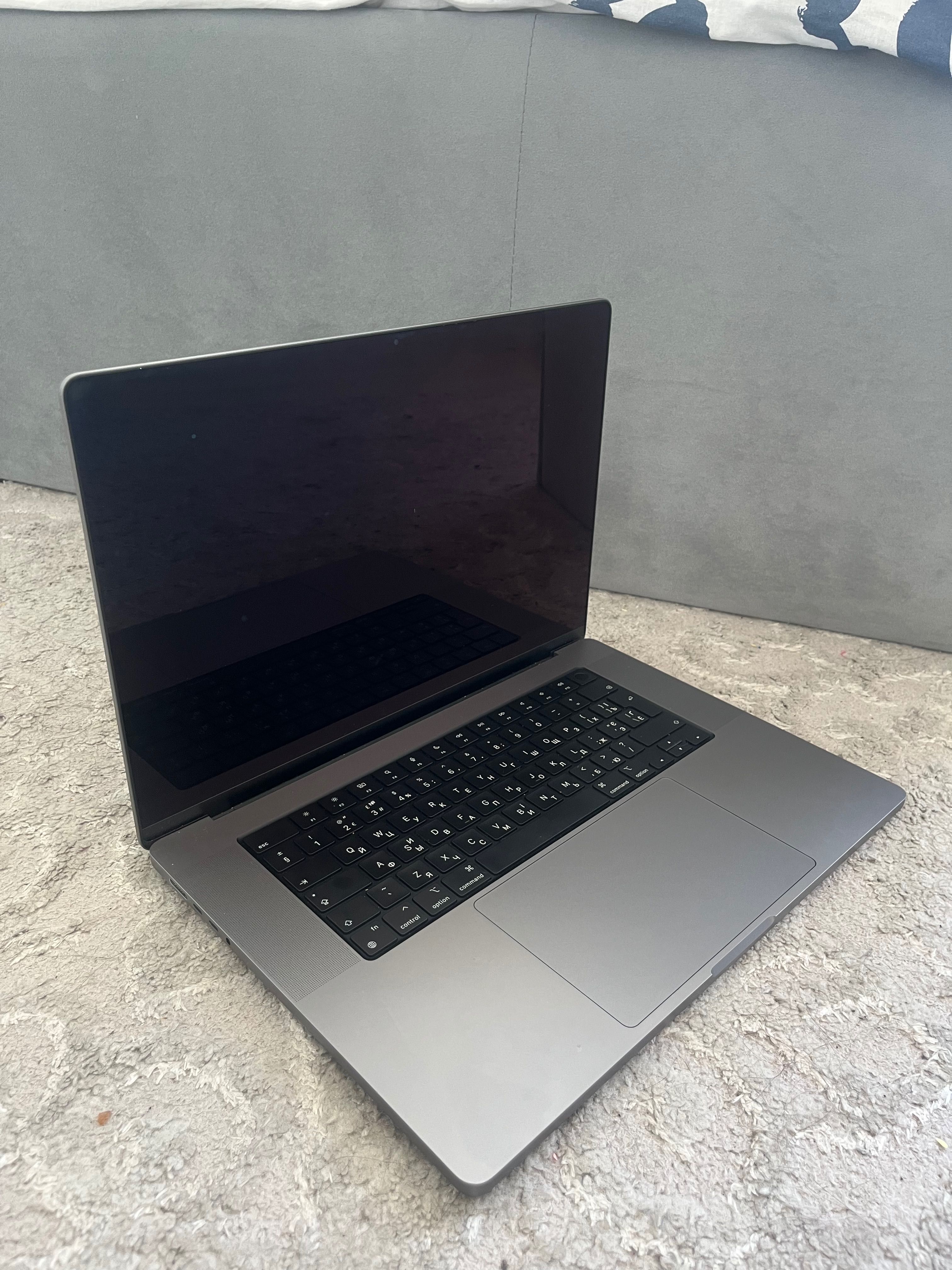 MacBook pro 16 ml 16gap 500gb