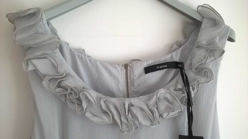 Zwiewna jak jedwab Sukienka wesele / impreza Nowa