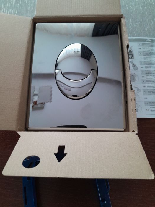 Srebrny przycisk Grohe spłuczki do ubikacji podwieszanej