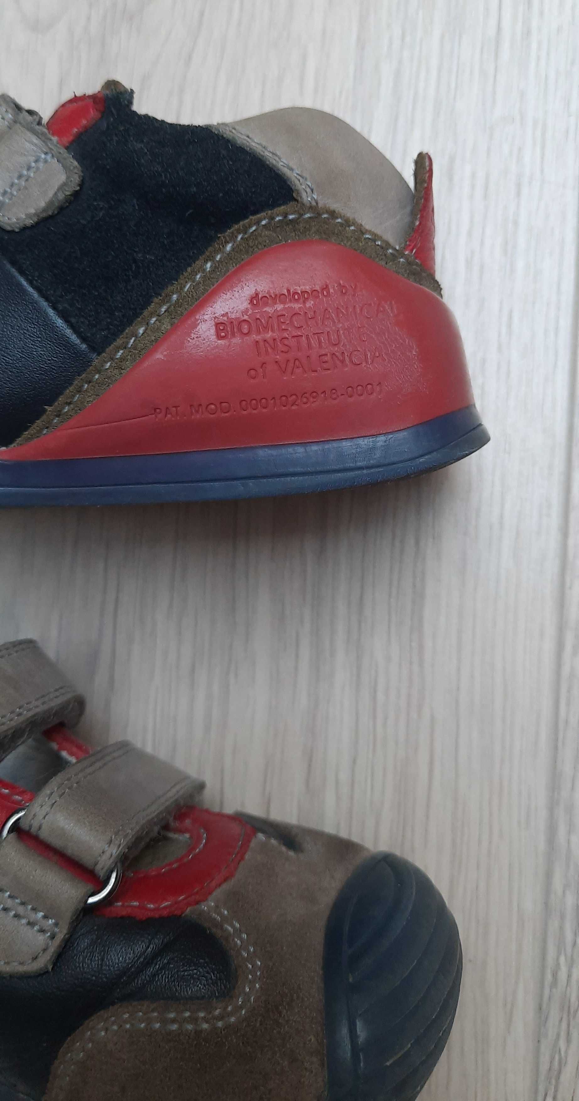 Buty/ trzewiki skórzane przejściowe na jesień Biomecanics roz 24